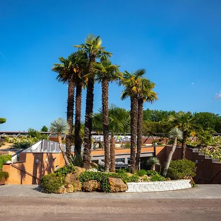 Relais Bellaria & Congressi 4* سان لاتْسارو دي سافين